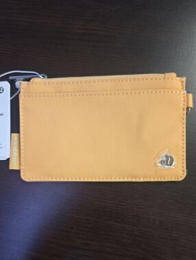 lululemon Clippable Card Csse